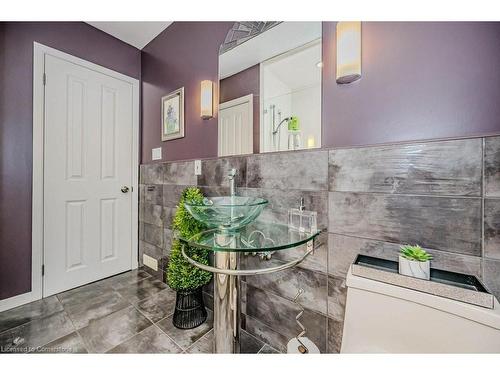 957 Sanford Drive, Burlington, ON - Indoor Photo Showing Bathroom