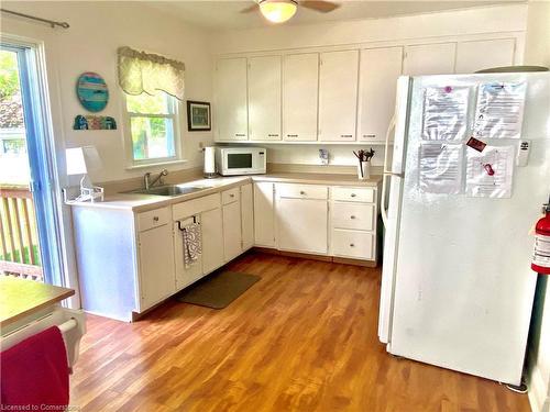 322 Oxford Avenue, Crystal Beach, ON - Indoor Photo Showing Kitchen