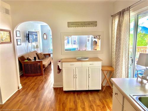 322 Oxford Avenue, Crystal Beach, ON - Indoor Photo Showing Kitchen