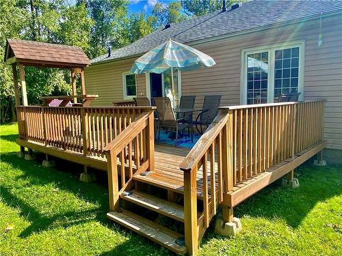 322 Oxford Avenue, Crystal Beach, ON - Outdoor With Deck Patio Veranda With Exterior