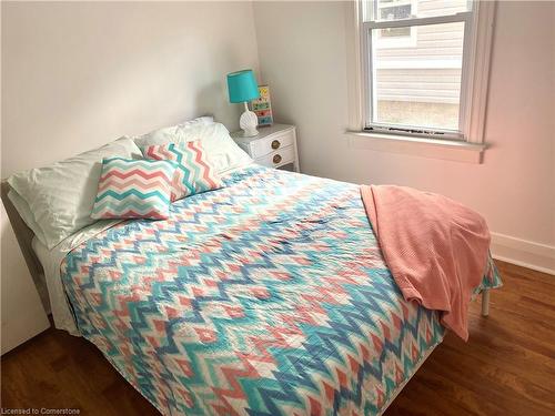 322 Oxford Avenue, Crystal Beach, ON - Indoor Photo Showing Bedroom