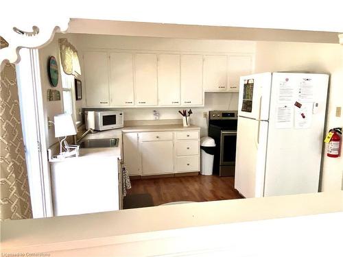 322 Oxford Avenue, Crystal Beach, ON - Indoor Photo Showing Kitchen