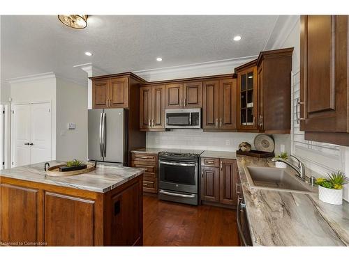 10 Brown Street S, Clifford, ON - Indoor Photo Showing Kitchen