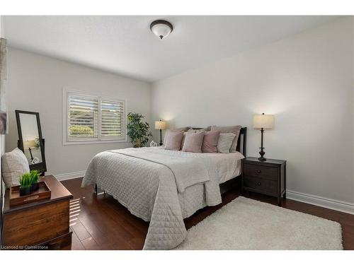 10 Brown Street S, Clifford, ON - Indoor Photo Showing Bedroom