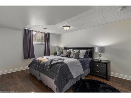 10 Brown Street S, Clifford, ON - Indoor Photo Showing Bedroom