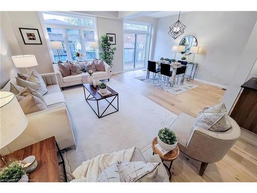 1440 Upper Gage Avenue, Hamilton, ON - Indoor Photo Showing Living Room