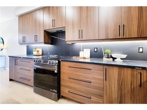 1440 Upper Gage Avenue, Hamilton, ON - Indoor Photo Showing Kitchen