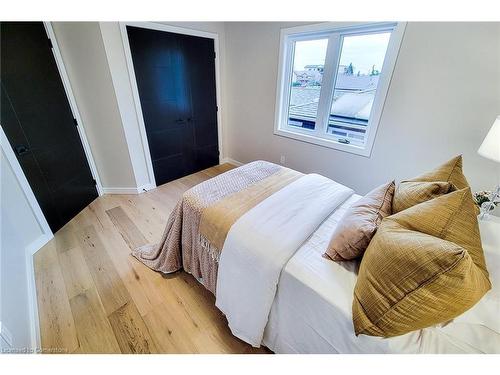 1440 Upper Gage Avenue, Hamilton, ON - Indoor Photo Showing Bedroom