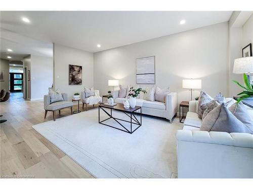 1440 Upper Gage Avenue, Hamilton, ON - Indoor Photo Showing Living Room