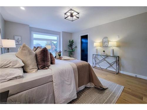 1440 Upper Gage Avenue, Hamilton, ON - Indoor Photo Showing Bedroom