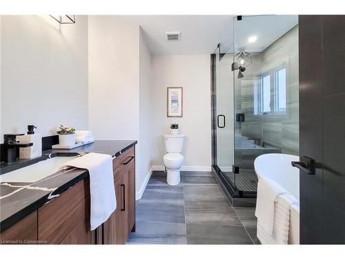 1440 Upper Gage Avenue, Hamilton, ON - Indoor Photo Showing Bathroom