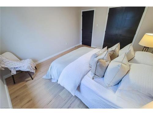 1440 Upper Gage Avenue, Hamilton, ON - Indoor Photo Showing Bedroom