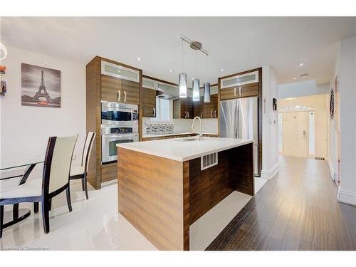 495 Templemead Drive, Hamilton, ON - Indoor Photo Showing Kitchen With Upgraded Kitchen