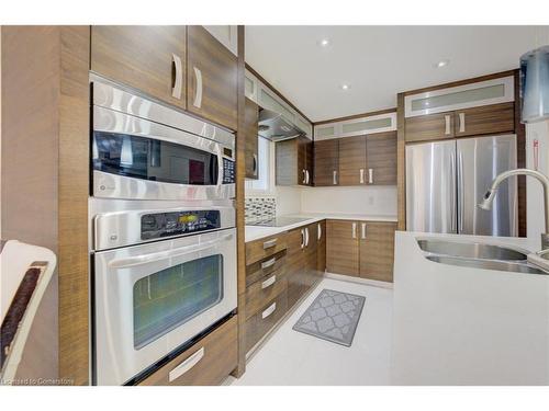 495 Templemead Drive, Hamilton, ON - Indoor Photo Showing Kitchen With Stainless Steel Kitchen With Double Sink With Upgraded Kitchen