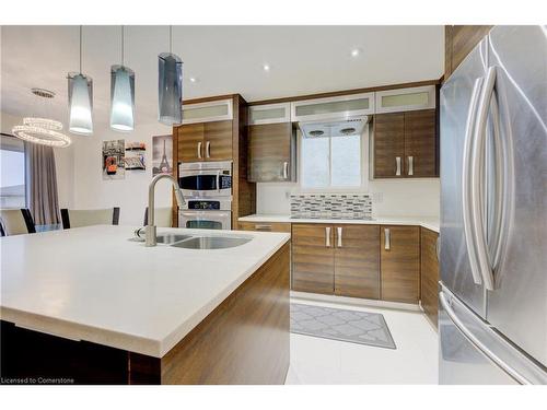 495 Templemead Drive, Hamilton, ON - Indoor Photo Showing Kitchen With Stainless Steel Kitchen With Double Sink With Upgraded Kitchen