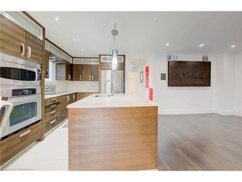 495 Templemead Drive, Hamilton, ON - Indoor Photo Showing Kitchen With Stainless Steel Kitchen With Upgraded Kitchen