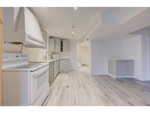 495 Templemead Drive, Hamilton, ON - Indoor Photo Showing Laundry Room