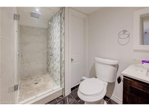 495 Templemead Drive, Hamilton, ON - Indoor Photo Showing Bathroom