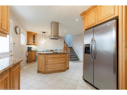 32 Audubon Street S, Stoney Creek, ON - Indoor Photo Showing Kitchen