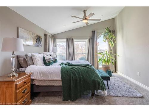 32 Audubon Street S, Stoney Creek, ON - Indoor Photo Showing Bedroom