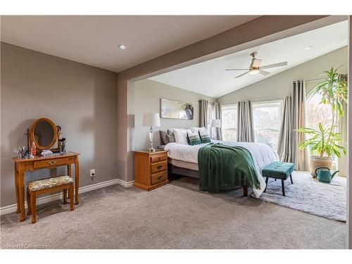 32 Audubon Street S, Stoney Creek, ON - Indoor Photo Showing Bedroom