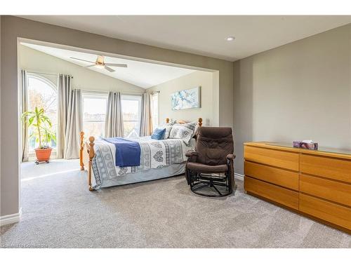 32 Audubon Street S, Stoney Creek, ON - Indoor Photo Showing Bedroom