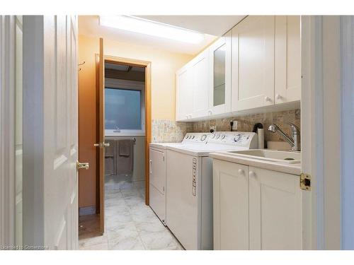 32 Audubon Street S, Stoney Creek, ON - Indoor Photo Showing Laundry Room