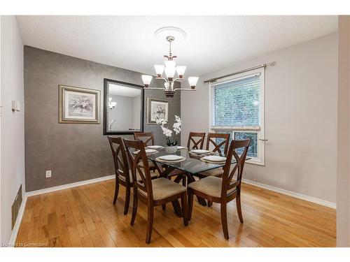 32 Audubon Street S, Stoney Creek, ON - Indoor Photo Showing Dining Room