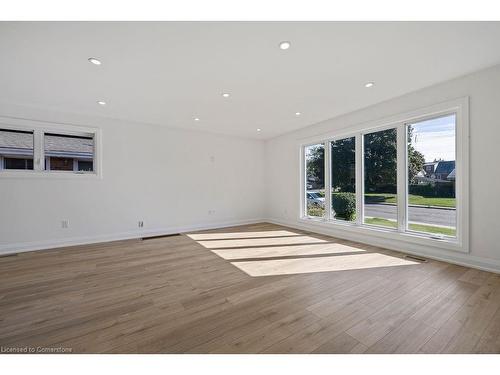 583 Britannia Avenue, Hamilton, ON - Indoor Photo Showing Other Room