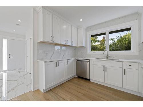 583 Britannia Avenue, Hamilton, ON - Indoor Photo Showing Kitchen