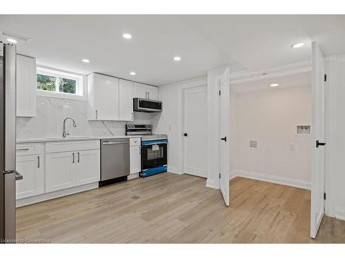 583 Britannia Avenue, Hamilton, ON - Indoor Photo Showing Kitchen