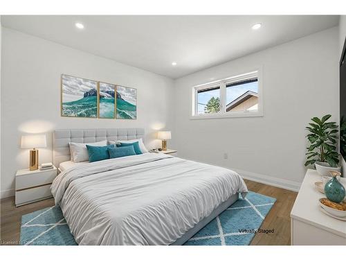 583 Britannia Avenue, Hamilton, ON - Indoor Photo Showing Bedroom