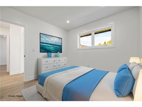 583 Britannia Avenue, Hamilton, ON - Indoor Photo Showing Bedroom