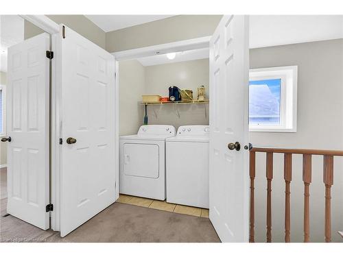 31 Newport Crescent, Hamilton, ON - Indoor Photo Showing Laundry Room