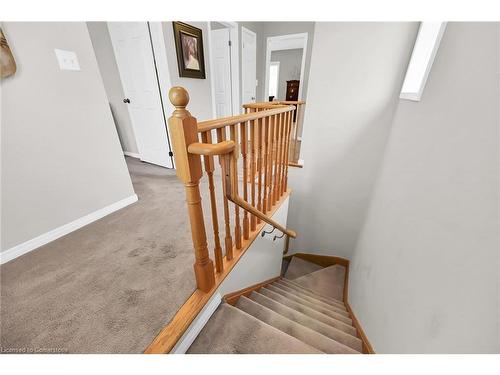 31 Newport Crescent, Hamilton, ON - Indoor Photo Showing Other Room