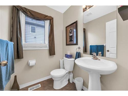 31 Newport Crescent, Hamilton, ON - Indoor Photo Showing Bathroom