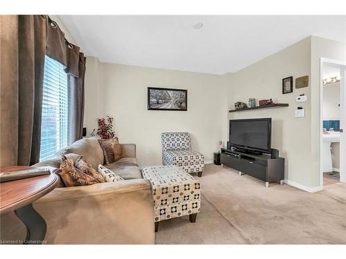 31 Newport Crescent, Hamilton, ON - Indoor Photo Showing Living Room