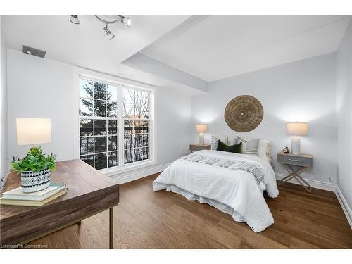 210-2055 Appleby Line, Burlington, ON - Indoor Photo Showing Bedroom