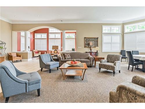 210-2055 Appleby Line, Burlington, ON - Indoor Photo Showing Living Room