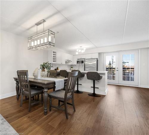 210-2055 Appleby Line, Burlington, ON - Indoor Photo Showing Dining Room