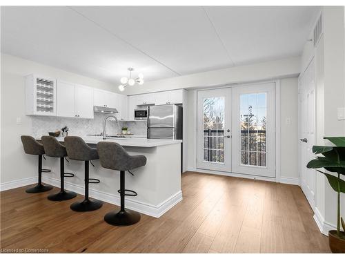 210-2055 Appleby Line, Burlington, ON - Indoor Photo Showing Kitchen