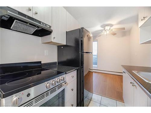 101-81 Charlton Street E, Hamilton, ON - Indoor Photo Showing Kitchen