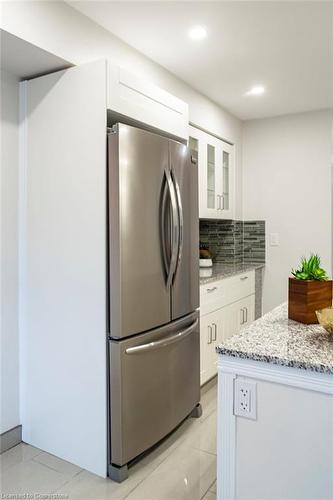 134 Gibson Avenue, Hamilton, ON - Indoor Photo Showing Kitchen