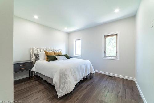 134 Gibson Avenue, Hamilton, ON - Indoor Photo Showing Bedroom