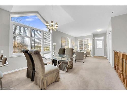 8-81 Valridge Drive, Ancaster, ON - Indoor Photo Showing Dining Room