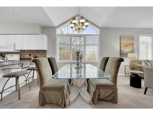 8-81 Valridge Drive, Ancaster, ON - Indoor Photo Showing Dining Room