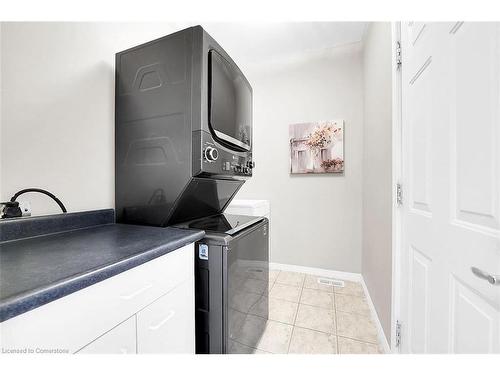 8-81 Valridge Drive, Ancaster, ON - Indoor Photo Showing Laundry Room