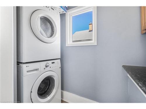 18 Prince Street, St. Catharines, ON - Indoor Photo Showing Laundry Room