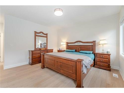 524 Old Course Trail Trail, Welland, ON - Indoor Photo Showing Bedroom