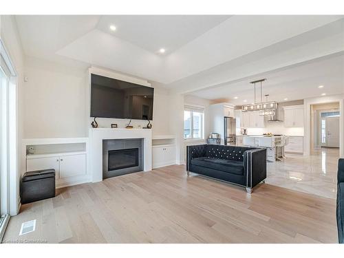 524 Old Course Trail Trail, Welland, ON - Indoor Photo Showing Living Room With Fireplace